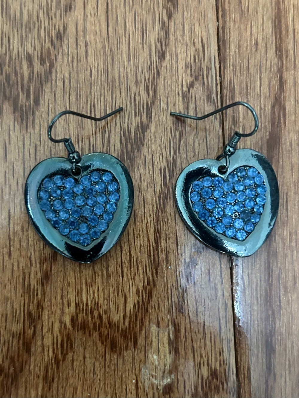 Y2K Blue Rhinestone Heart Gunmetal Dangle Earrings